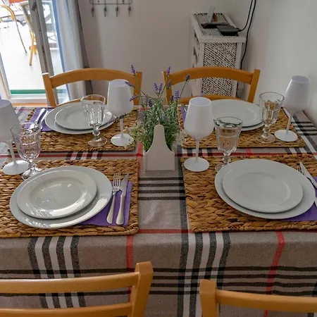 Julia 16 People Guest house Milna (Brac)