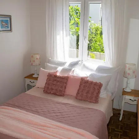 Guest house Julia 16 People *