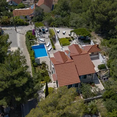 Guest house Julia 16 People