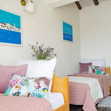 Guest house Julia 16 People Milna (Brac)