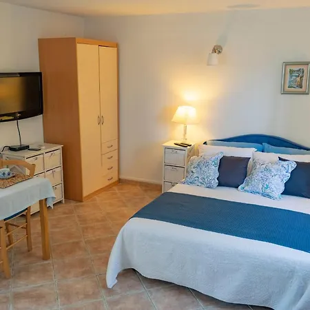 Guest house Julia 16 People