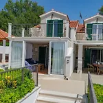 Gasthof Julia 16 People Milna (Brac)