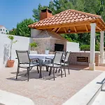 Gasthof Julia 16 People Milna (Brac)