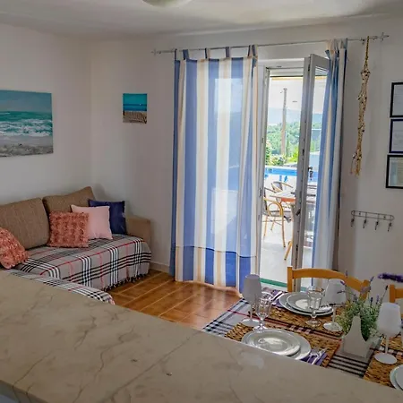 ゲストハウス Julia 16 People *